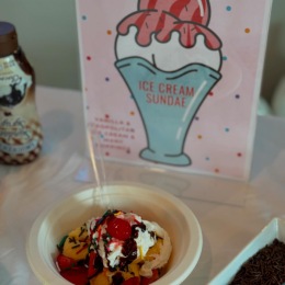 Make your own Ice Cream sundae! Today while supplies last 🍧🍓✨
•
#residentevents #sundae #theflatsatrivernorth #nrpgroup #downtownliving Instagram post from @flatsatrivernorthapartments on July 08, 2024 14:20:50pm